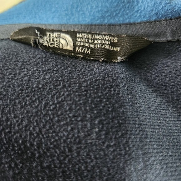 The North Face Men's Quarter-Zip Pullover SIze Medium - Picture 4 of 6